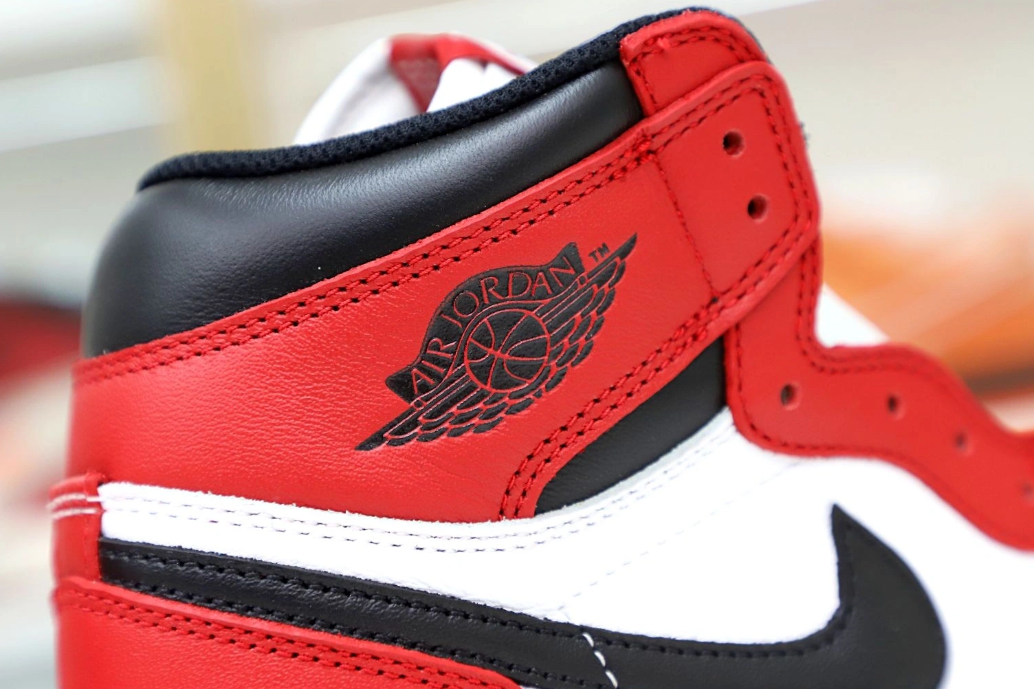 RETRO AIR 1 2015 HIGH OG JORDAN 'CHICAGO' 0716